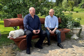 «Кто бы еще мгновенно согласился с таким унизительным «исправлением»? Только Лукашенко»