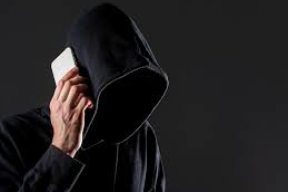 Беларусам звонят мошенники, которые представляются сотрудниками КГБ и просят заплатить за «финансирование экстремизма»