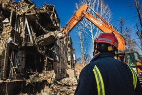 Война, 9 марта. Путин поговорил по телефону с Трампом. В Великом Новгороде ВСУ атаковали химзавод «Акрон». В Харькове — день траура
