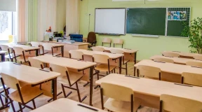 «Делают из детей рабов в робе. Как будто в школе других проблем нет»