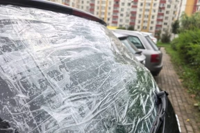 «Нашу машину повредило». Что рассказали жильцы дома в Минске, около которого упал дрон
